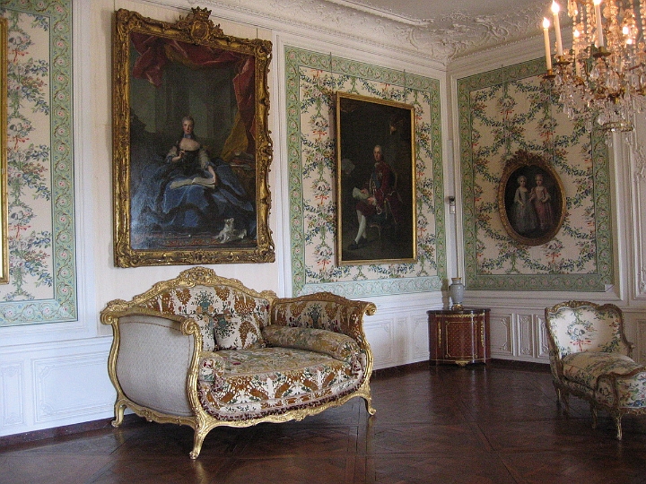 117 Versailles Mesdames apartments.jpg